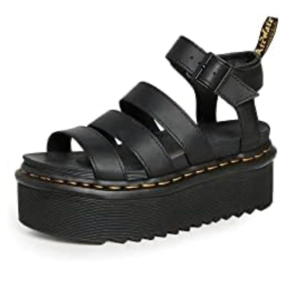 Dr. Martens Women's Blaire Quad
Sandals women’s sz 10, never warn